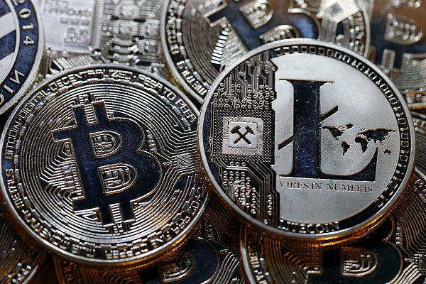 加密货币交易策略_选择加密货币交易所：首先，您需要选择一家加密货币交易所，以便于买卖比特币等加密货币。有数百种选择，但作为初学者，请专注于提供易用性、低费用和高安全性的交易所。确保您选择的交易所包含比特币钱包，如果没有_加密货币比特币